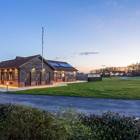 Cakes Ale Holiday Park Лейстън Екстериор снимка
